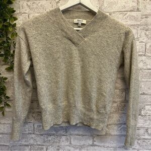 Madewell cashmere v neck women’s size XXS‎ gray soft